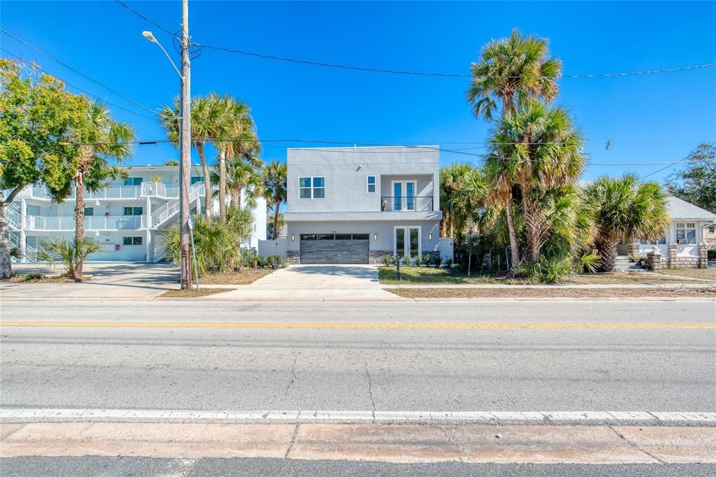 En Venta: $948,000 (4 camas, 3 baños, 2864 Pies cuadrados)