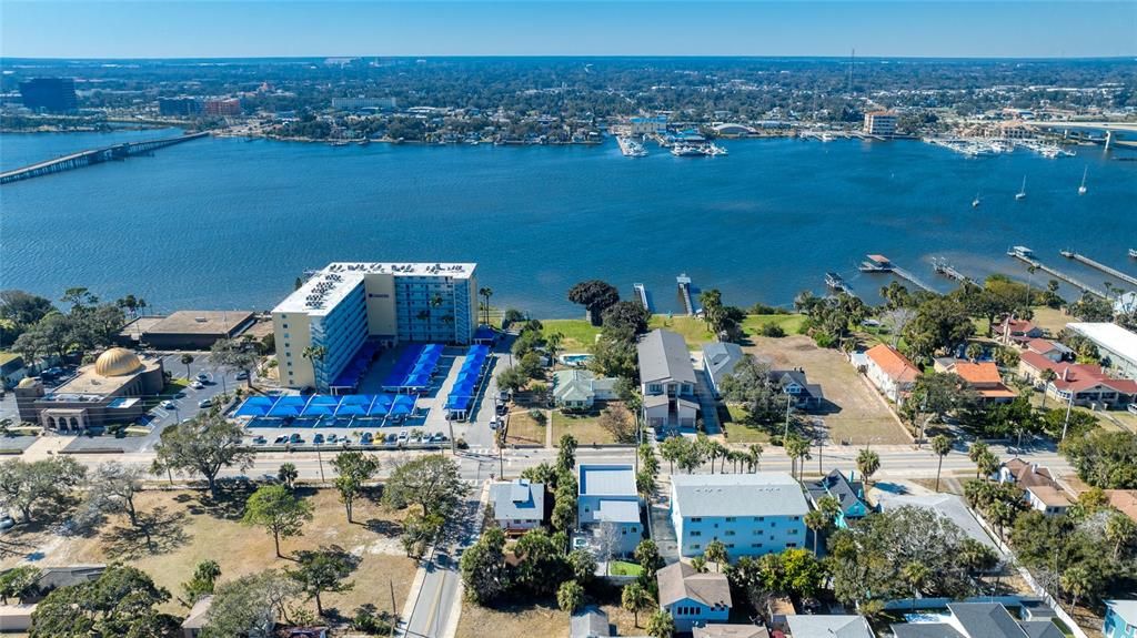 En Venta: $948,000 (4 camas, 3 baños, 2864 Pies cuadrados)