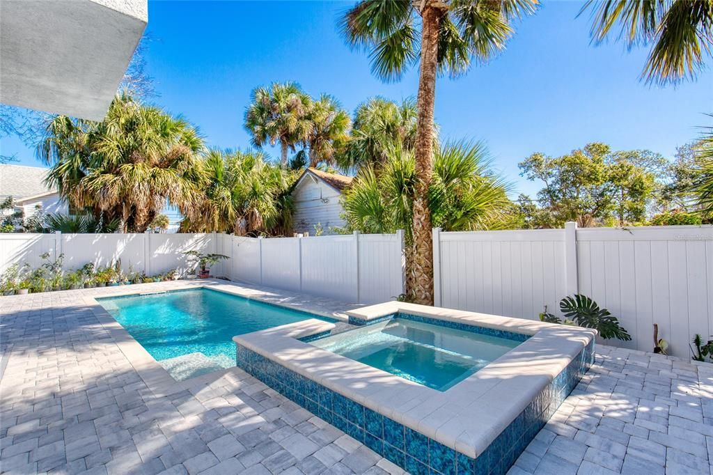 En Venta: $948,000 (4 camas, 3 baños, 2864 Pies cuadrados)