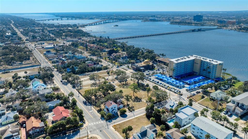 En Venta: $948,000 (4 camas, 3 baños, 2864 Pies cuadrados)