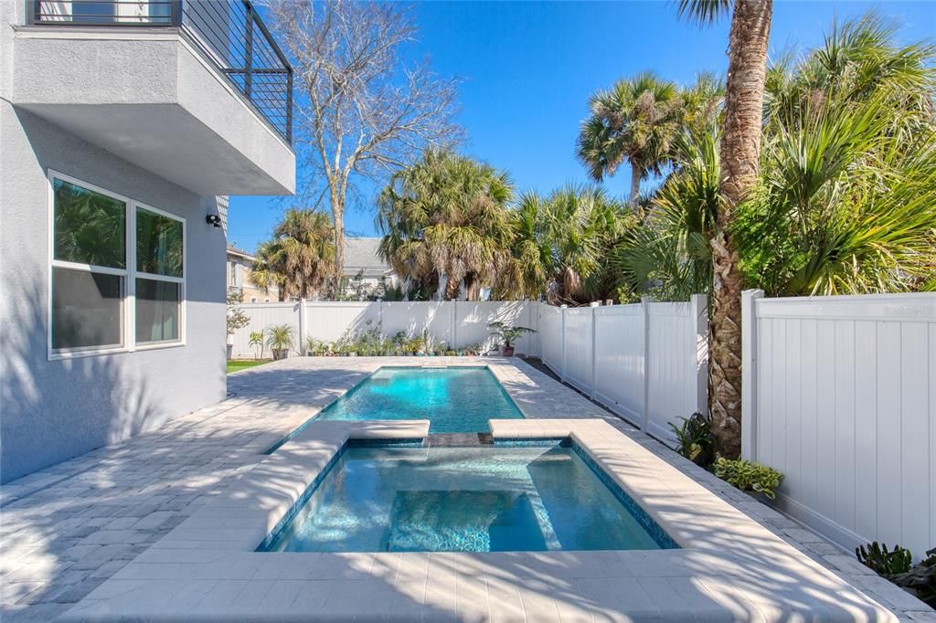 En Venta: $948,000 (4 camas, 3 baños, 2864 Pies cuadrados)