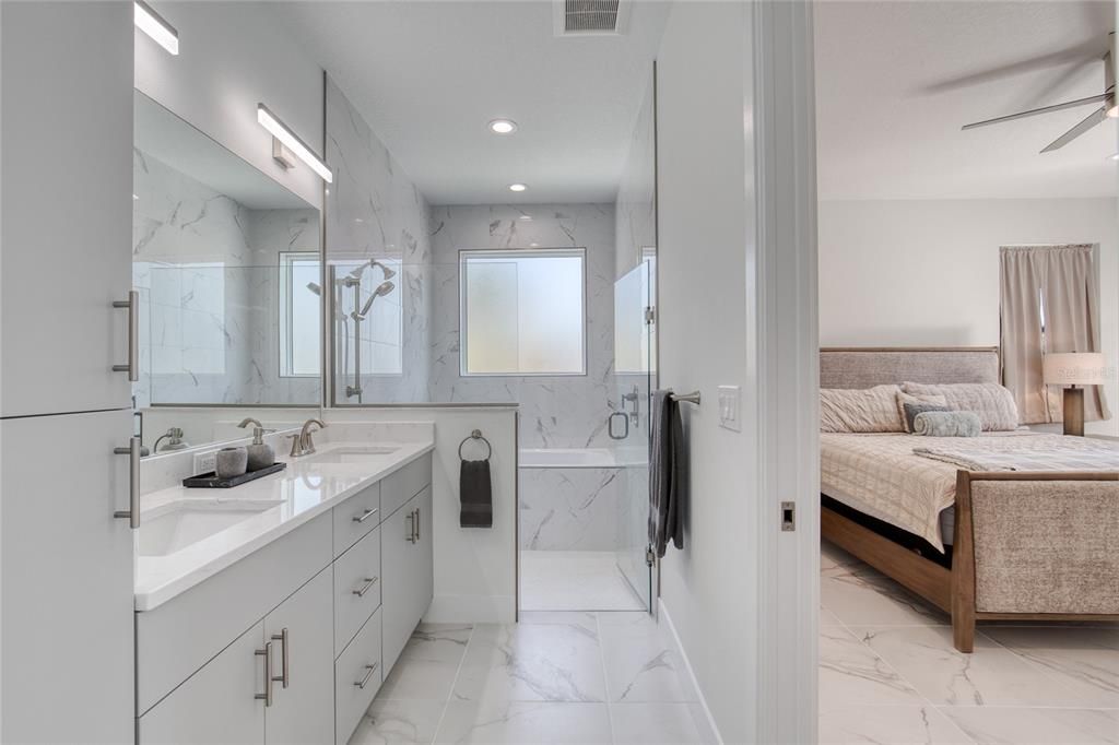 En Venta: $948,000 (4 camas, 3 baños, 2864 Pies cuadrados)