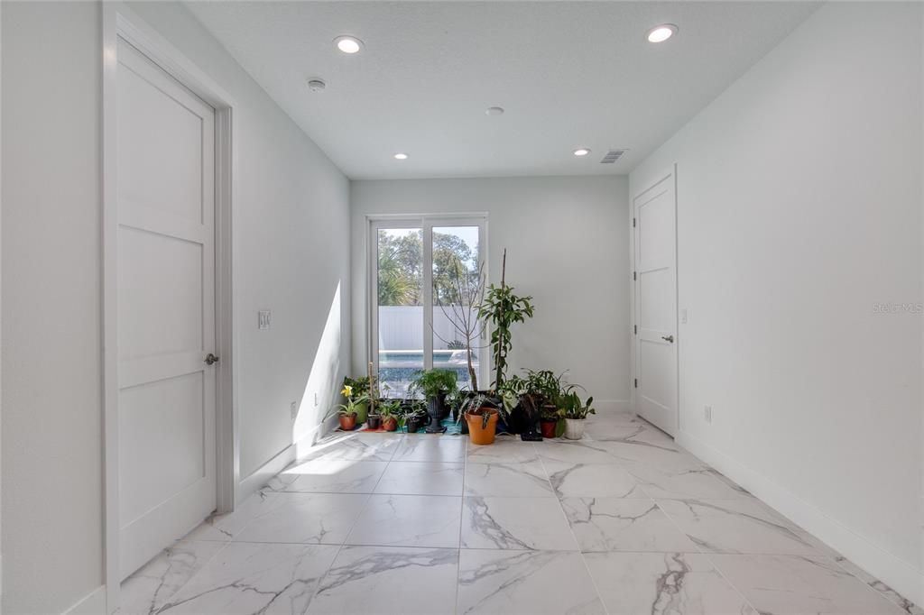 En Venta: $948,000 (4 camas, 3 baños, 2864 Pies cuadrados)
