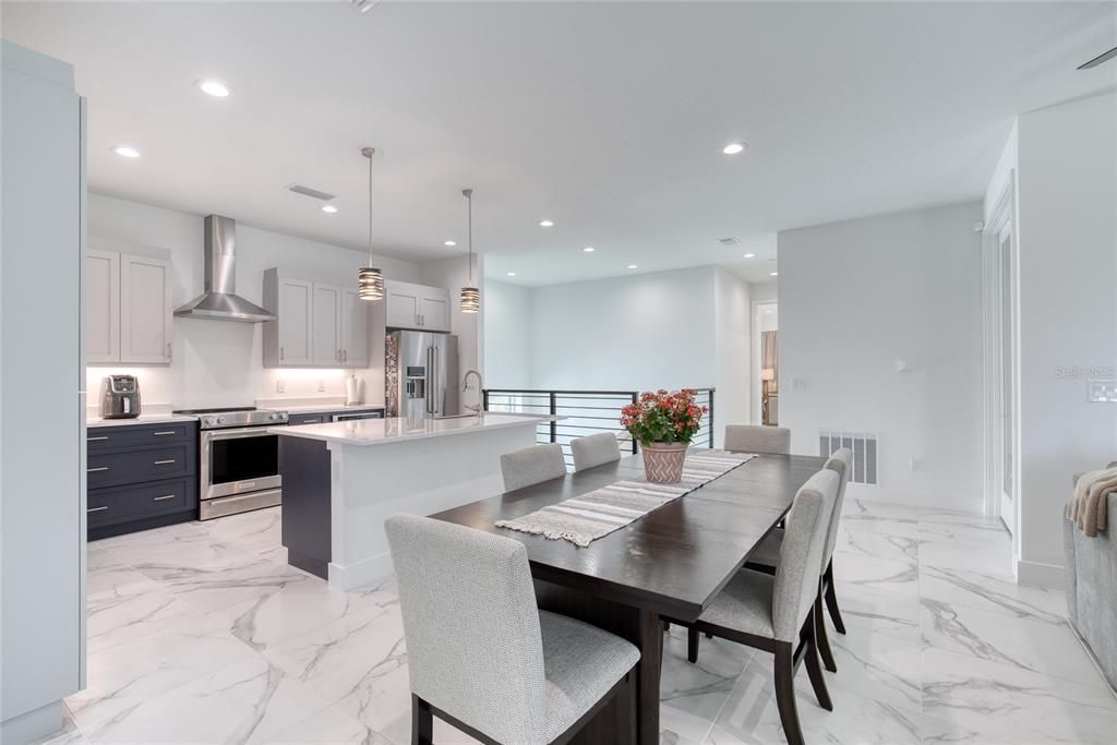 En Venta: $948,000 (4 camas, 3 baños, 2864 Pies cuadrados)
