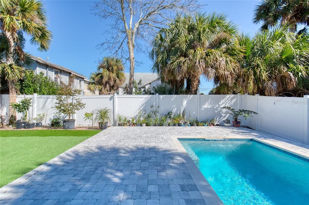 En Venta: $948,000 (4 camas, 3 baños, 2864 Pies cuadrados)