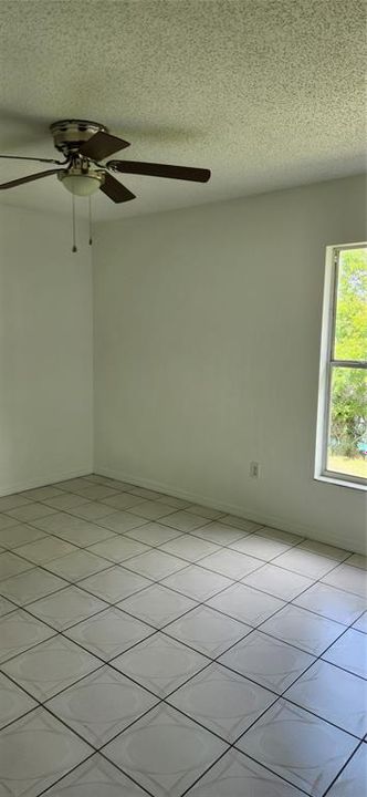 For Sale: $287,000 (4 beds, 2 baths, 1372 Square Feet)