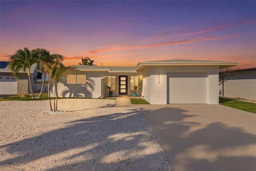 For Sale: $1,299,000 (2 beds, 2 baths, 1563 Square Feet)