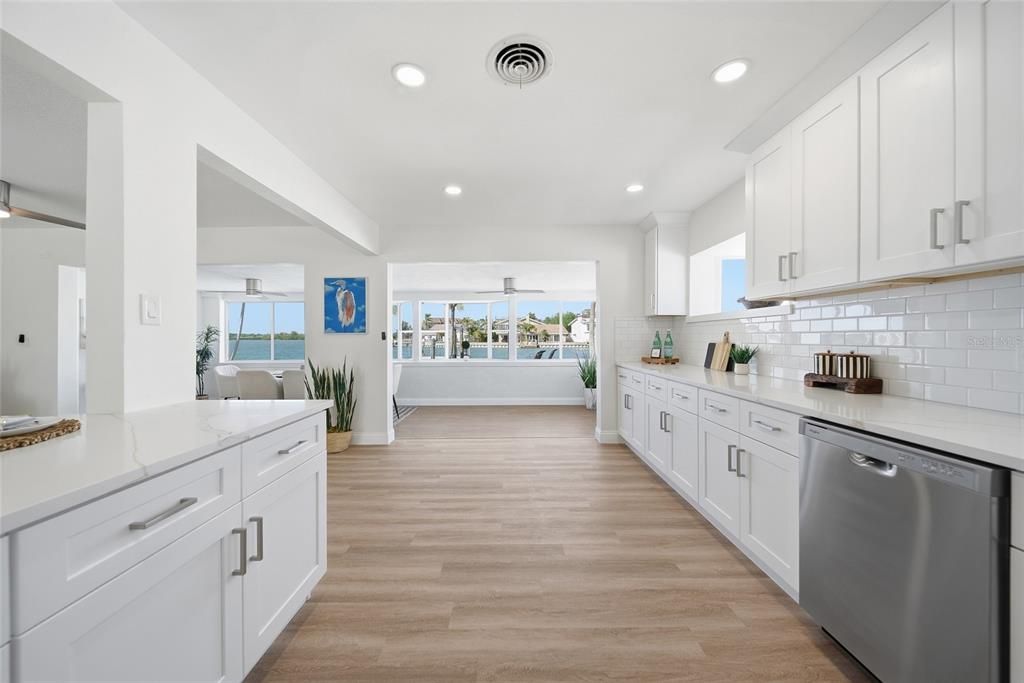 For Sale: $1,299,000 (2 beds, 2 baths, 1563 Square Feet)