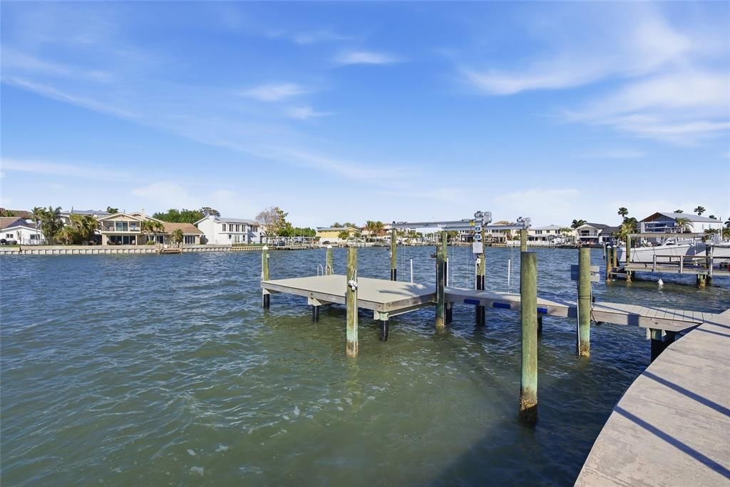 For Sale: $1,299,000 (2 beds, 2 baths, 1563 Square Feet)