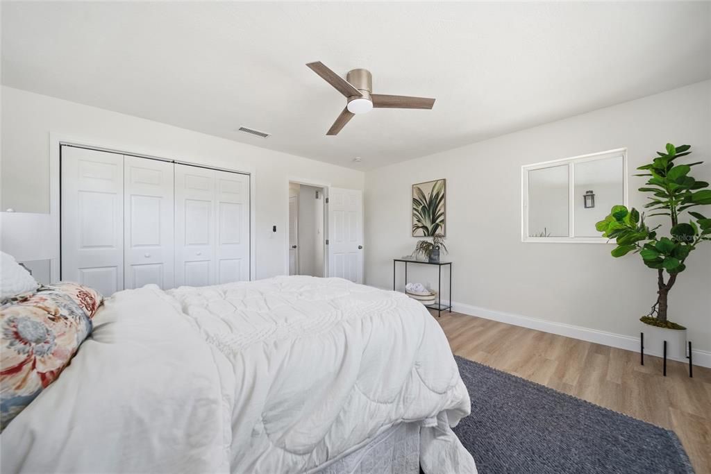 For Sale: $1,299,000 (2 beds, 2 baths, 1563 Square Feet)