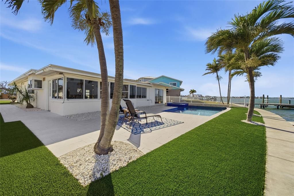 For Sale: $1,299,000 (2 beds, 2 baths, 1563 Square Feet)