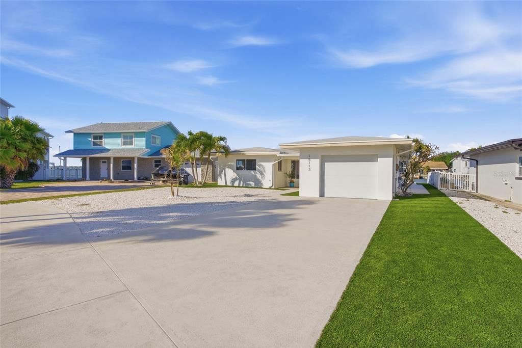 For Sale: $1,299,000 (2 beds, 2 baths, 1563 Square Feet)