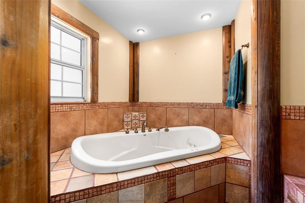 For Sale: $765,000 (4 beds, 4 baths, 4214 Square Feet)