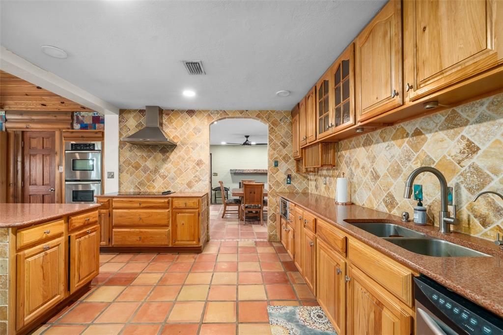 For Sale: $765,000 (4 beds, 4 baths, 4214 Square Feet)