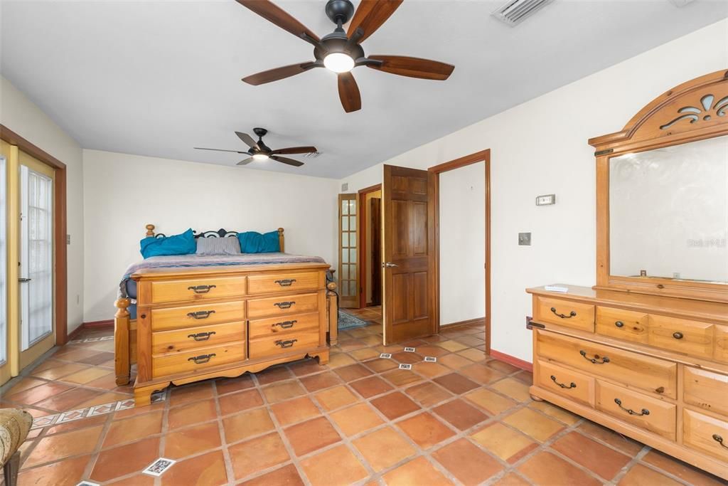 For Sale: $765,000 (4 beds, 4 baths, 4214 Square Feet)