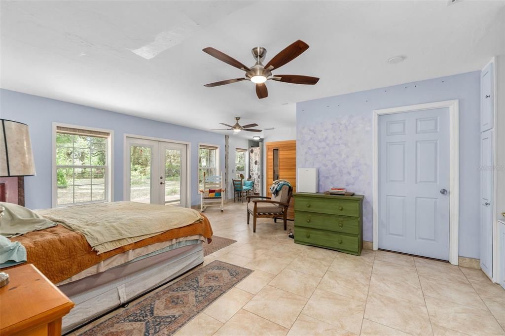 For Sale: $765,000 (4 beds, 4 baths, 4214 Square Feet)