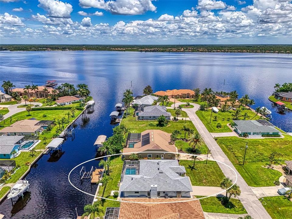 На продажу: $724,900 (3 спален, 2 ванн, 2526 Квадратных фут)