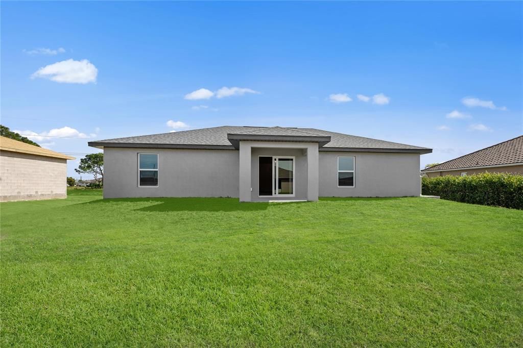 Active With Contract: $286,990 (3 beds, 2 baths, 1285 Square Feet)