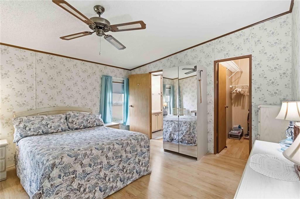 Под контрактом: $140,000 (2 спален, 2 ванн, 1080 Квадратных фут)