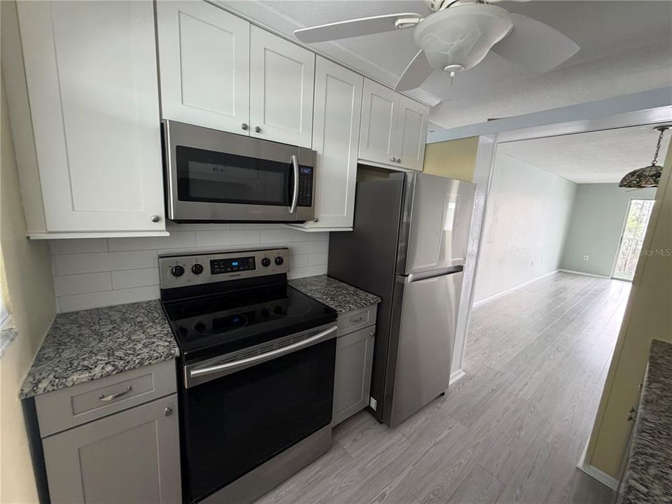 В аренду: $1,600 (2 спален, 2 ванн, 833 Квадратных фут)