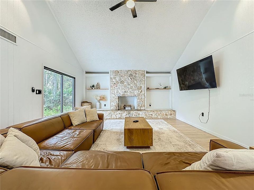 For Sale: $895,000 (4 beds, 3 baths, 3068 Square Feet)