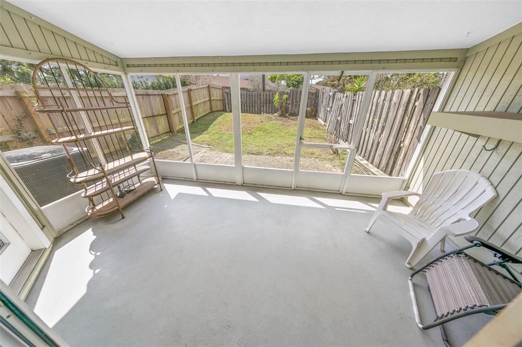 На продажу: $274,900 (2 спален, 2 ванн, 967 Квадратных фут)