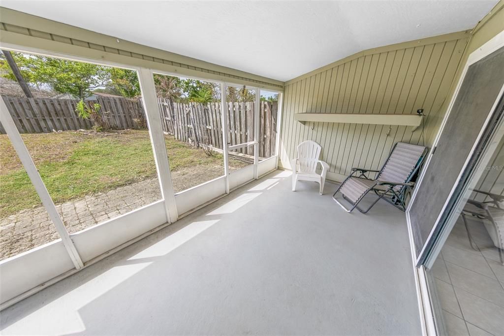 На продажу: $274,900 (2 спален, 2 ванн, 967 Квадратных фут)