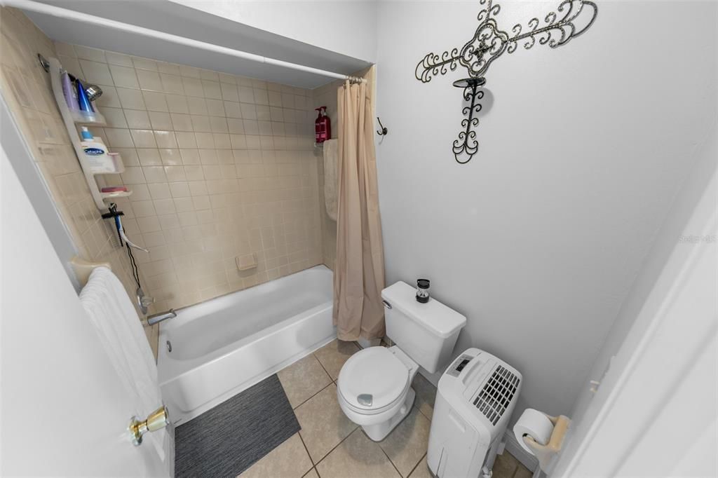 На продажу: $274,900 (2 спален, 2 ванн, 967 Квадратных фут)