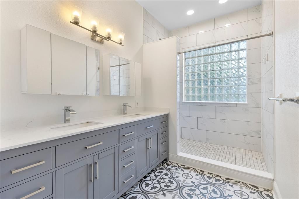 Active With Contract: $475,000 (5 beds, 4 baths, 3052 Square Feet)