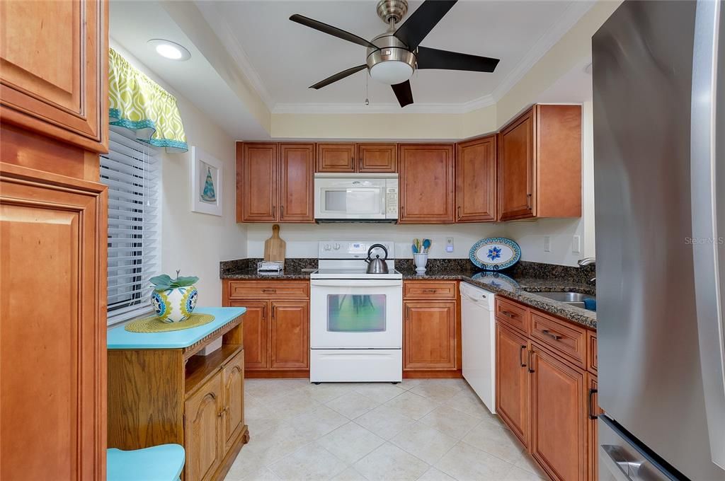 На продажу: $204,900 (2 спален, 2 ванн, 1120 Квадратных фут)