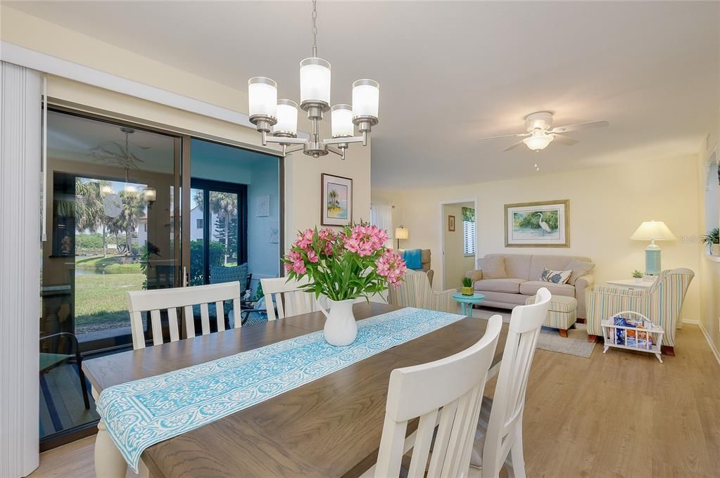 На продажу: $204,900 (2 спален, 2 ванн, 1120 Квадратных фут)