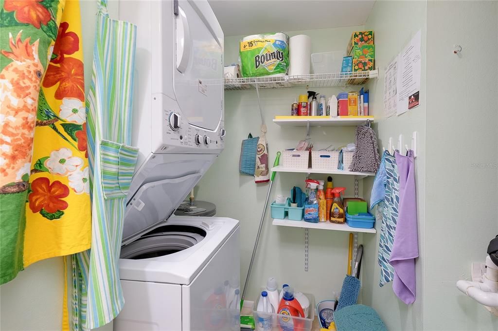 На продажу: $204,900 (2 спален, 2 ванн, 1120 Квадратных фут)