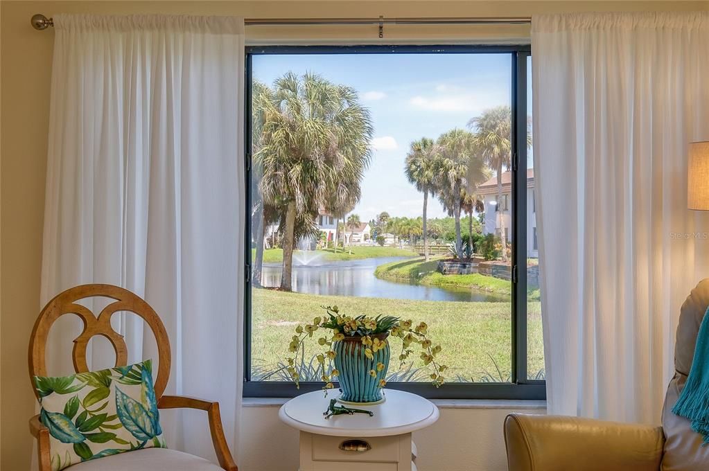 На продажу: $204,900 (2 спален, 2 ванн, 1120 Квадратных фут)