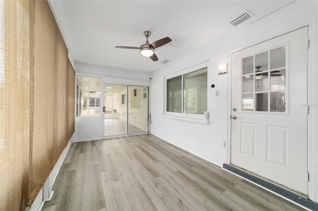 На продажу: $169,900 (2 спален, 2 ванн, 1369 Квадратных фут)