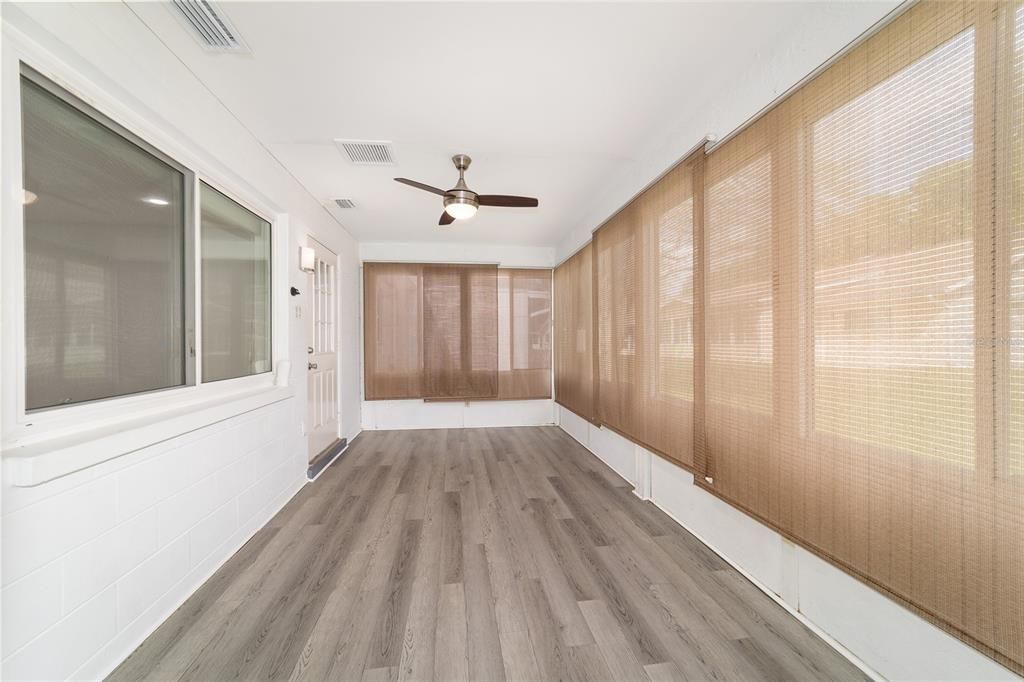 На продажу: $169,900 (2 спален, 2 ванн, 1369 Квадратных фут)