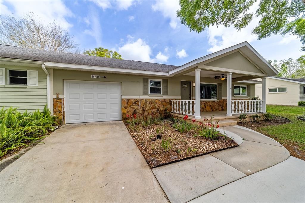 На продажу: $169,900 (2 спален, 2 ванн, 1369 Квадратных фут)