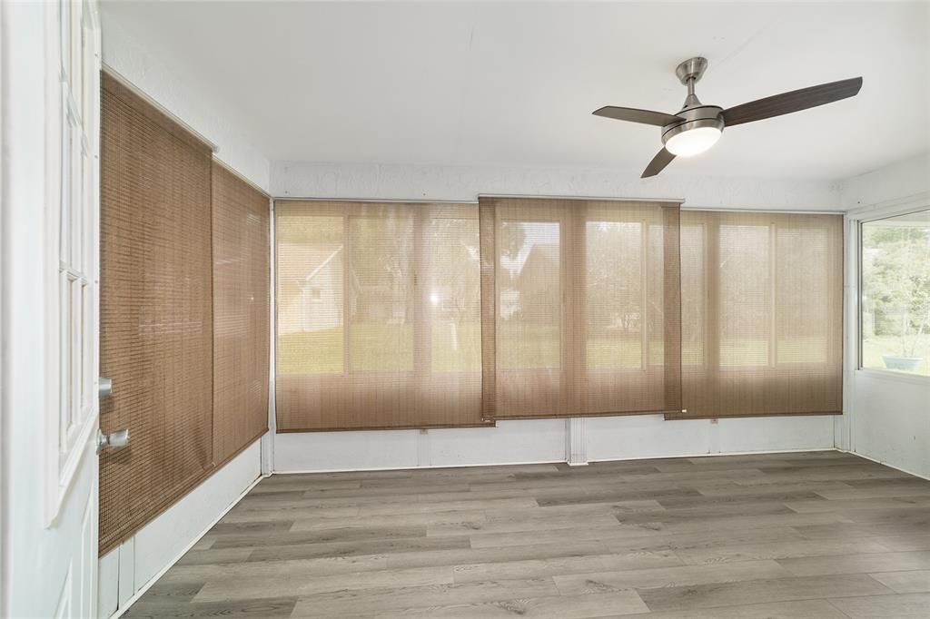 На продажу: $169,900 (2 спален, 2 ванн, 1369 Квадратных фут)