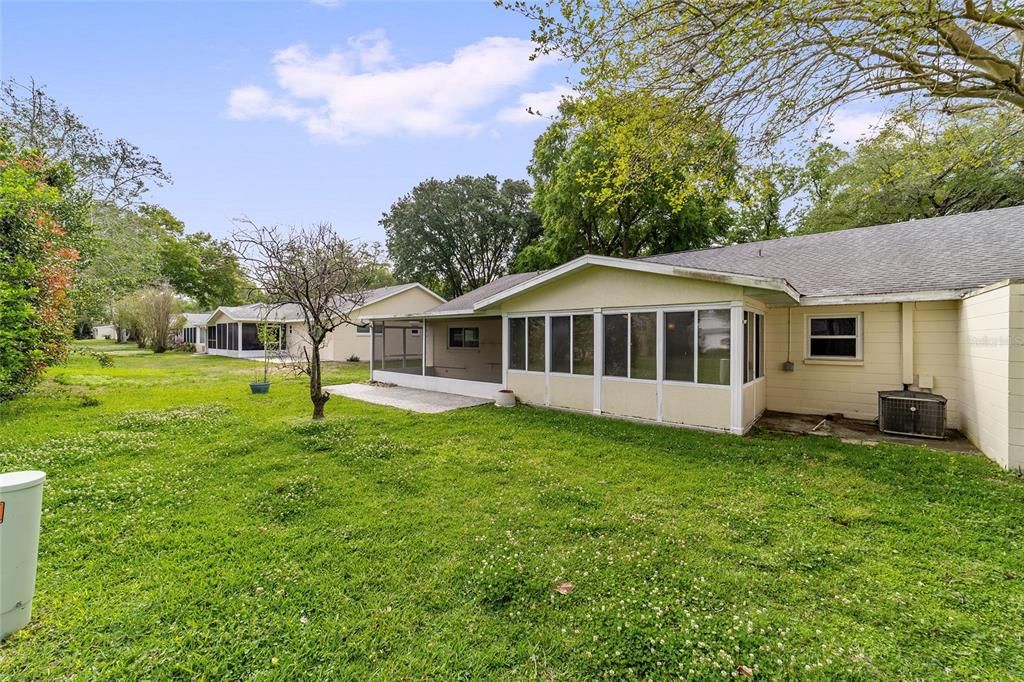 На продажу: $169,900 (2 спален, 2 ванн, 1369 Квадратных фут)