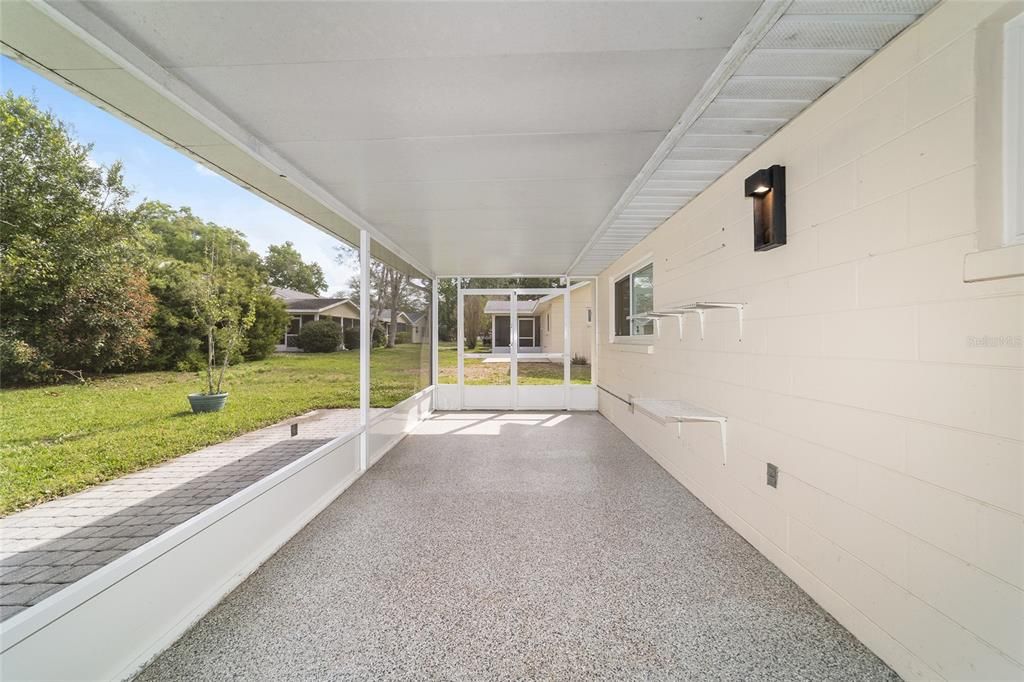 На продажу: $169,900 (2 спален, 2 ванн, 1369 Квадратных фут)