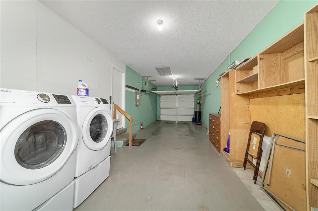 На продажу: $169,900 (2 спален, 2 ванн, 1369 Квадратных фут)