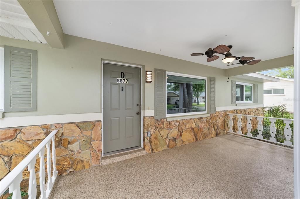 На продажу: $169,900 (2 спален, 2 ванн, 1369 Квадратных фут)