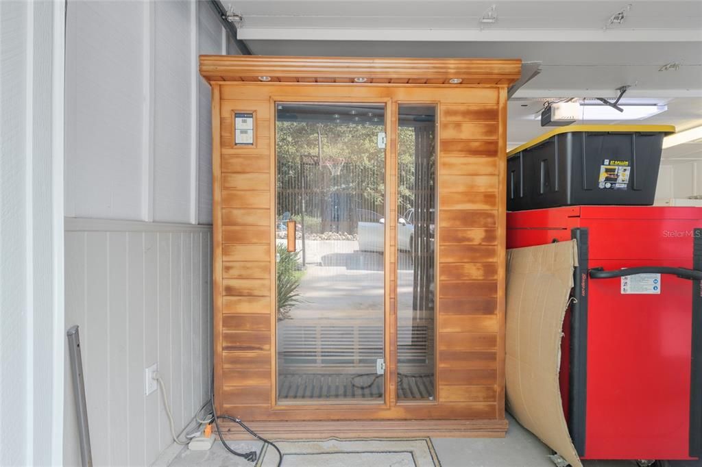 Activo con contrato: $964,900 (5 camas, 4 baños, 3475 Pies cuadrados)