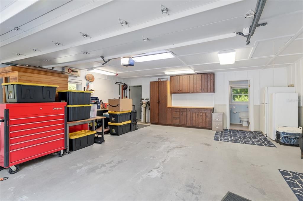 Activo con contrato: $964,900 (5 camas, 4 baños, 3475 Pies cuadrados)