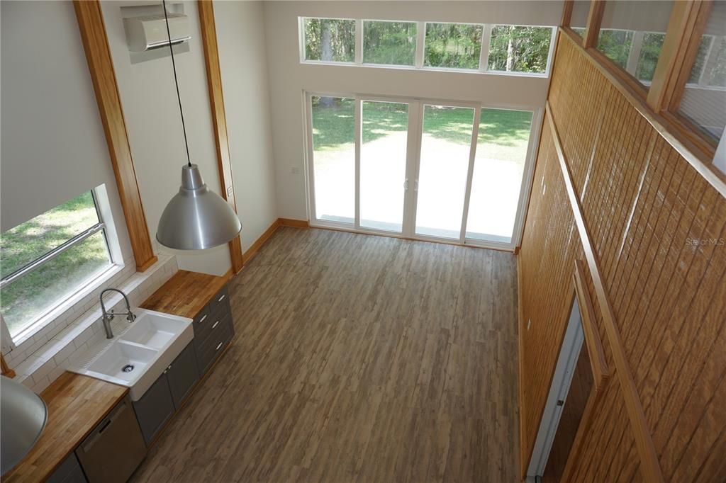 Activo con contrato: $964,900 (5 camas, 4 baños, 3475 Pies cuadrados)