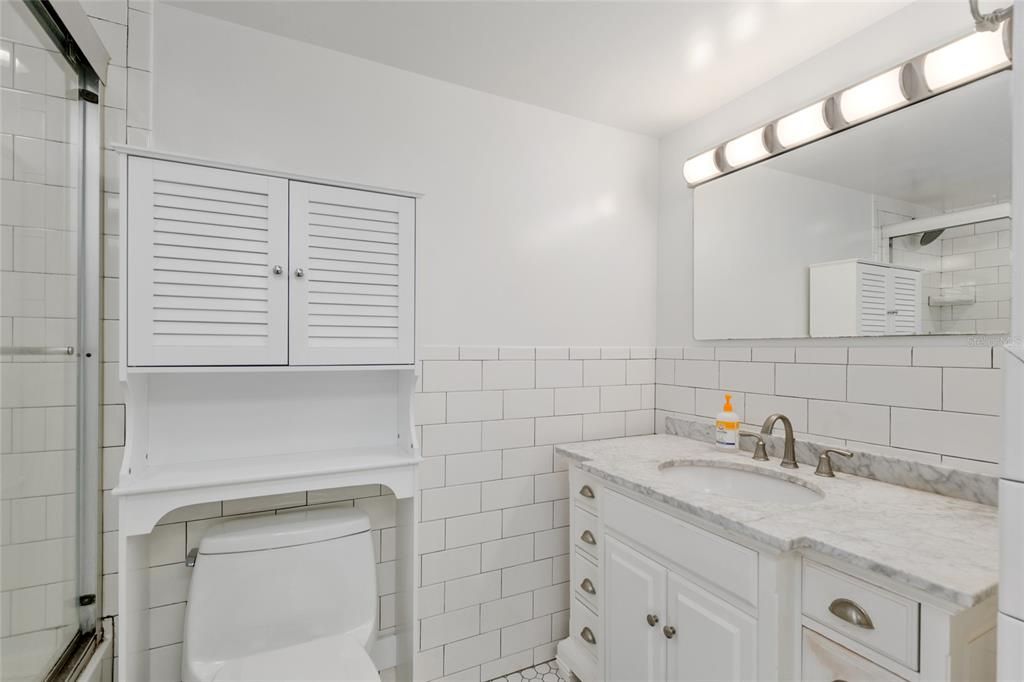 Activo con contrato: $964,900 (5 camas, 4 baños, 3475 Pies cuadrados)