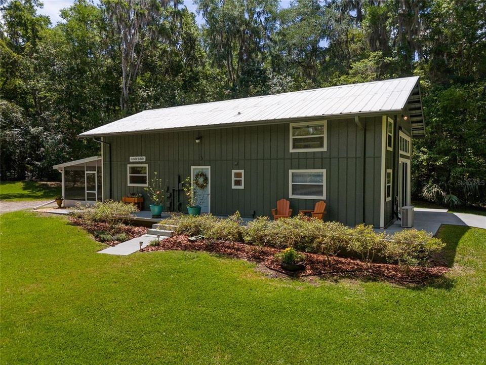 Activo con contrato: $964,900 (5 camas, 4 baños, 3475 Pies cuadrados)