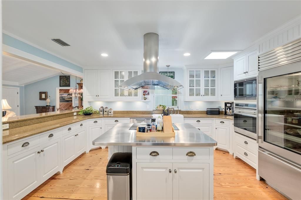Activo con contrato: $964,900 (5 camas, 4 baños, 3475 Pies cuadrados)