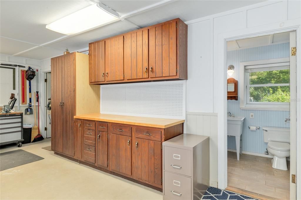 Activo con contrato: $964,900 (5 camas, 4 baños, 3475 Pies cuadrados)