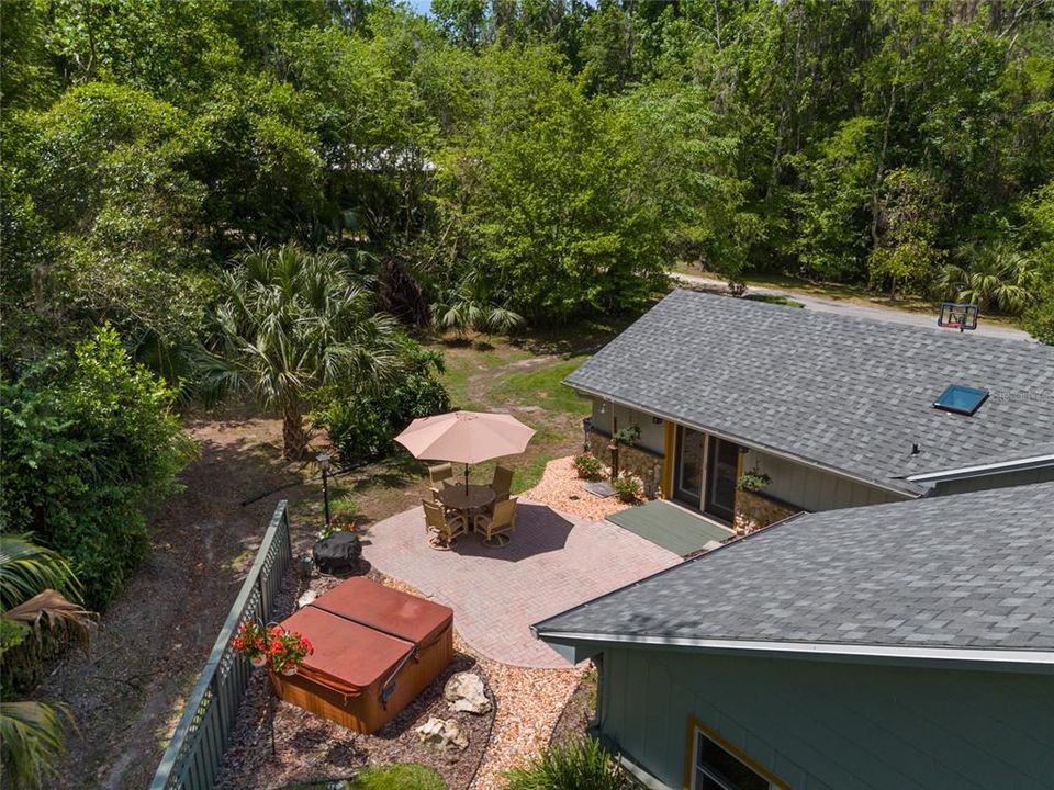 Activo con contrato: $964,900 (5 camas, 4 baños, 3475 Pies cuadrados)