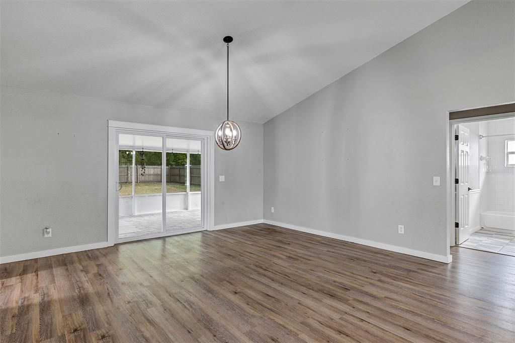 Active With Contract: $249,999 (3 beds, 2 baths, 1354 Square Feet)